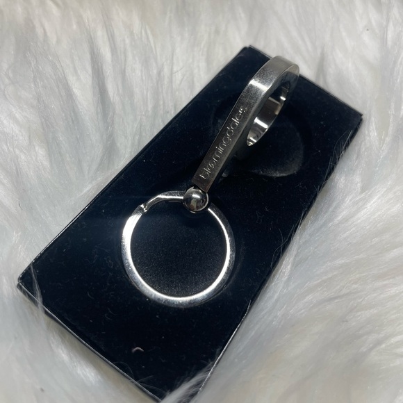 Bloomingdale’s “b” Keychain - Picture 2 of 2